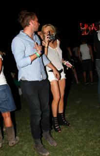 Lindsay Lohan feet photo thumbnail