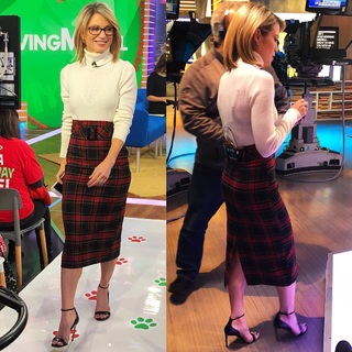 Amy Robach feet photo thumbnail
