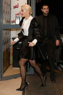 Rita Ora feet photo thumbnail