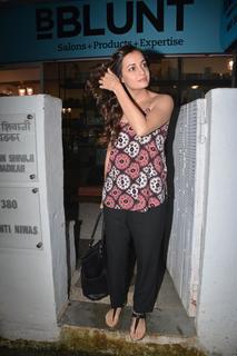 Dia Mirza feet photo thumbnail