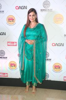 Dia Mirza feet photo thumbnail