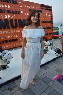 Dia Mirza feet photo thumbnail