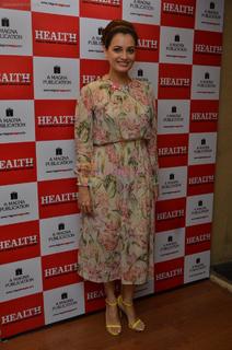 Dia Mirza feet photo thumbnail