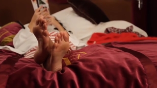 Katy Perry feet photo thumbnail