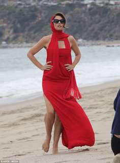Cindy Crawford feet photo thumbnail