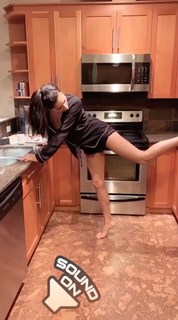 Shay Mitchell feet photo thumbnail