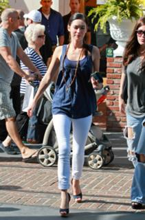 Megan Fox feet photo thumbnail