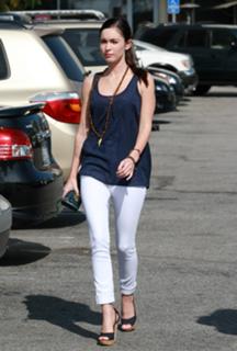 Megan Fox feet photo thumbnail