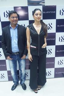 Kiara Advani feet photo thumbnail
