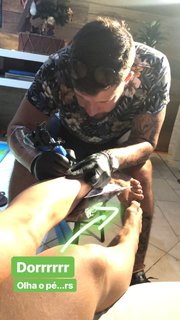 Kelly Key feet photo thumbnail