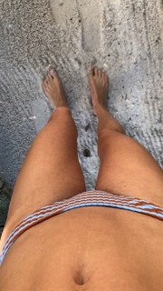 Nina Agdal feet photo thumbnail