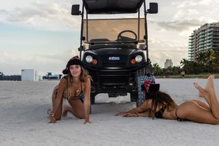 Claudia Romani feet photo thumbnail