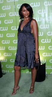 Tia Mowry feet photo thumbnail