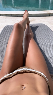 Nabilla Benattia feet photo thumbnail