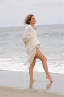 Jennifer Lopez feet photo thumbnail
