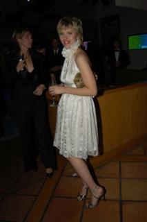 Scarlett Johansson feet photo thumbnail
