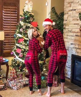 Julianne Hough feet photo thumbnail