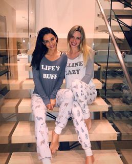 Jessica Lowndes feet photo thumbnail