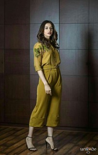 Rakul Preet Singh feet photo thumbnail
