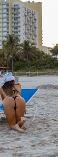 Claudia Romani feet photo thumbnail