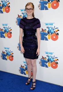 Anne Hathaway feet photo thumbnail