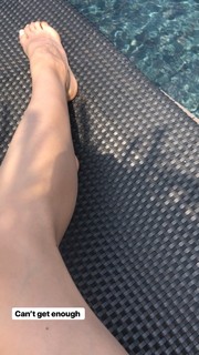 Xenia Tchoumitcheva feet photo thumbnail