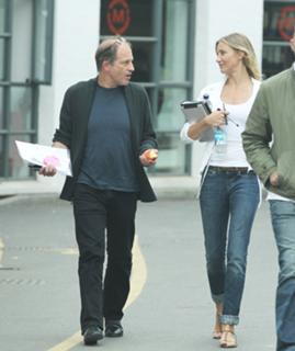 Cameron Diaz feet photo thumbnail