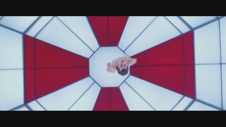 Milla Jovovich feet photo thumbnail