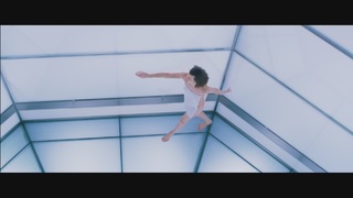 Milla Jovovich feet photo thumbnail