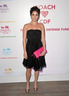 Nikki Reed feet photo thumbnail