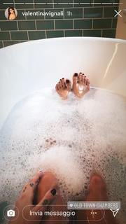 Valentina Vignali feet photo thumbnail