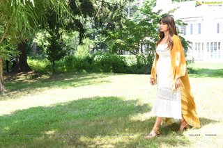 Ileana D'Cruz feet photo thumbnail