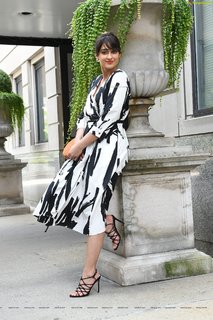 Ileana D'Cruz feet photo thumbnail