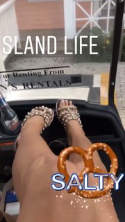 Brooke Burke feet photo thumbnail