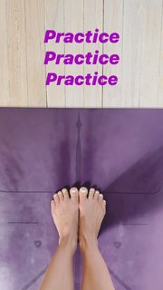 Kino MacGregor feet photo thumbnail