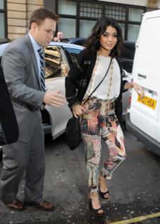 Vanessa Hudgens feet photo thumbnail