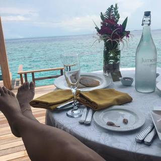 Hina Khan feet photo thumbnail