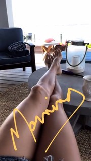 Brooke Burke feet photo thumbnail