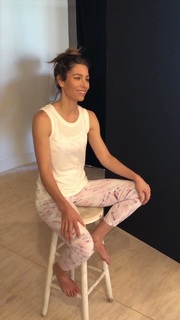 Jessica Biel feet photo thumbnail