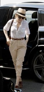 Kylie Minogue feet photo thumbnail