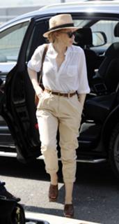 Kylie Minogue feet photo thumbnail