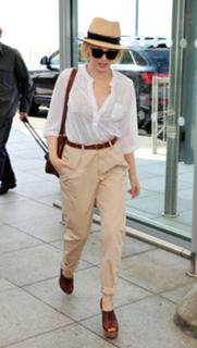 Kylie Minogue feet photo thumbnail