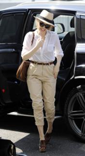 Kylie Minogue feet photo thumbnail