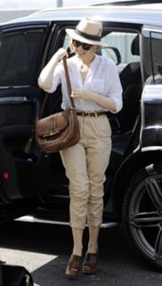 Kylie Minogue feet photo thumbnail