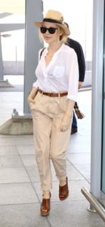 Kylie Minogue feet photo thumbnail