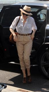 Kylie Minogue feet photo thumbnail