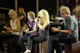 Shakira feet photo thumbnail