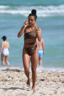 Karrueche Tran feet photo thumbnail