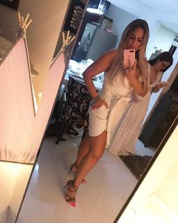 Karin Klemp feet photo thumbnail