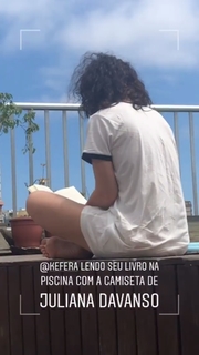 Kéfera Buchmann feet photo thumbnail